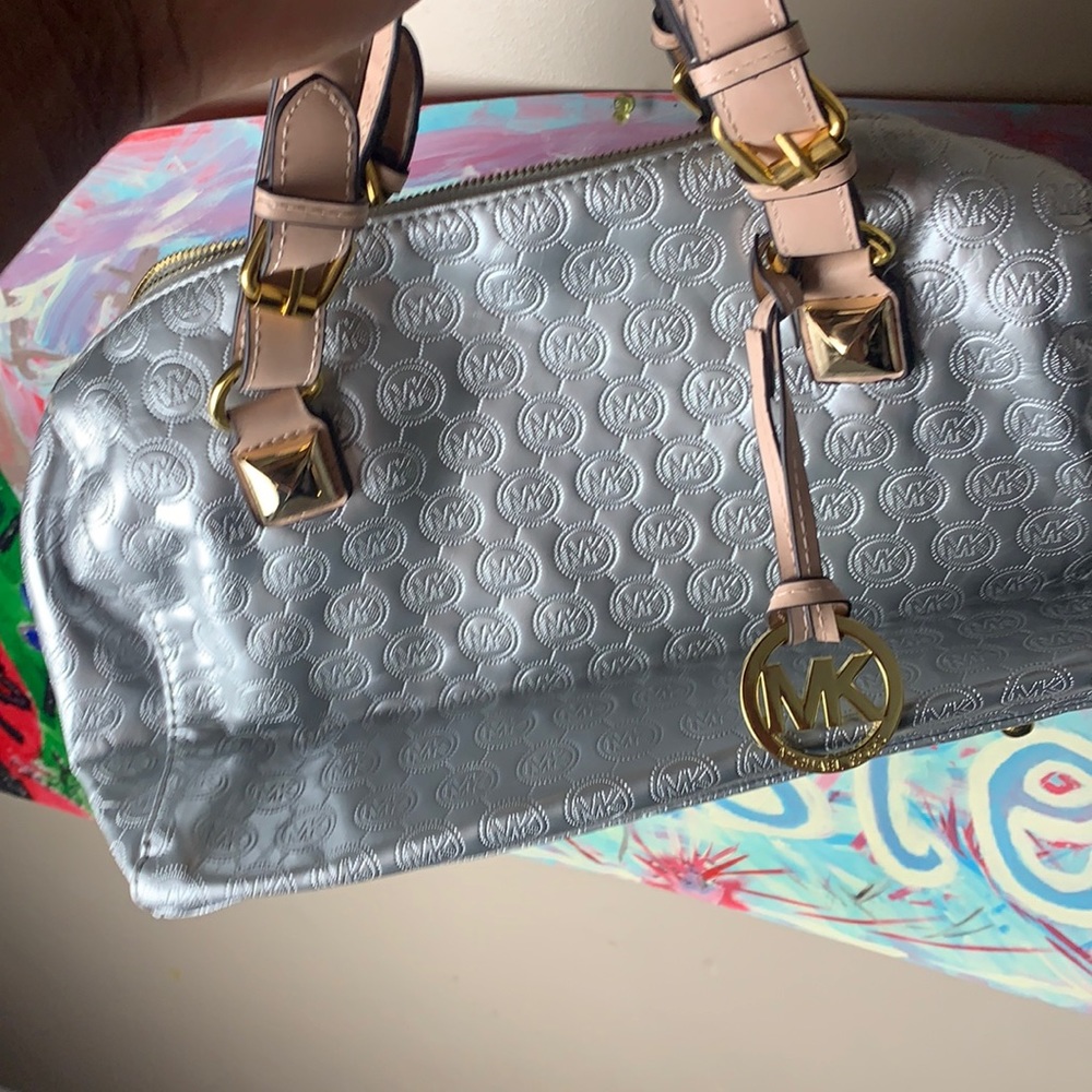 Matching Micheal kors purse and wallet